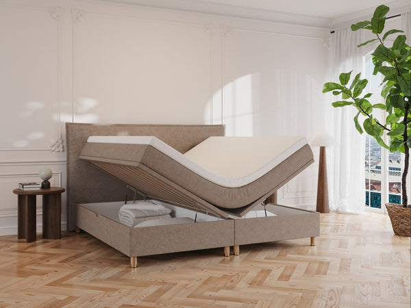 Alva Älv 200x200 Bouclé latte Nordic Dream tilbyr senger med skandinavisk design og materialer av høy kvalitet. Opplev perfekt komfort for en god natts søvn. Bestill din i dag!