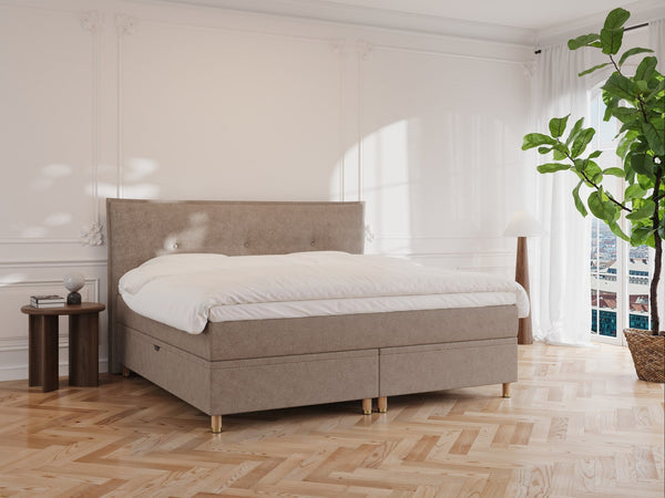 Alva Älv 200x200 Bouclé latte Nordic Dream tilbyr senger med skandinavisk design og materialer av høy kvalitet. Opplev perfekt komfort for en god natts søvn. Bestill din i dag!
