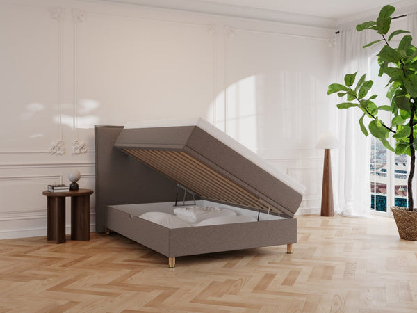 Alva Fjäll 140x200 Mørk brun Nordic Dream tilbyr senger med skandinavisk design og materialer av høy kvalitet. Opplev perfekt komfort for en god natts søvn. Bestill din i dag!
