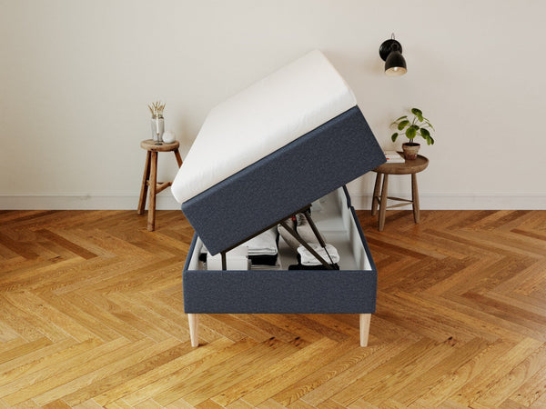Astrid Fjäll 90x210 Mørkeblå Nordic Dream tilbyr senger med skandinavisk design og materialer av høy kvalitet. Opplev perfekt komfort for en god natts søvn. Bestill din i dag!