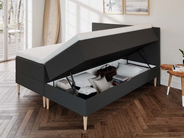 Astrid Fjord 180x200 Antrasitt Nordic Dream tilbyr senger med skandinavisk design og materialer av høy kvalitet. Opplev perfekt komfort for en god natts søvn. Bestill din i dag!