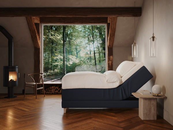 Aura Fjäll 90x200 Mørkeblå Nordic Dream tilbyr senger med skandinavisk design og materialer av høy kvalitet. Opplev perfekt komfort for en god natts søvn. Bestill din i dag!
