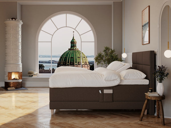Aura Nordlys 180x210 Mørk brun Nordic Dream tilbyr senger med skandinavisk design og materialer av høy kvalitet. Opplev perfekt komfort for en god natts søvn. Bestill din i dag!
