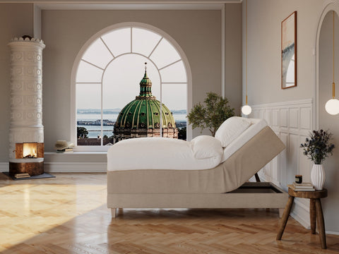 Aura Fjord 90x210 Bouclé latte Nordic Dream tilbyr senger med skandinavisk design og materialer av høy kvalitet. Opplev perfekt komfort for en god natts søvn. Bestill din i dag!