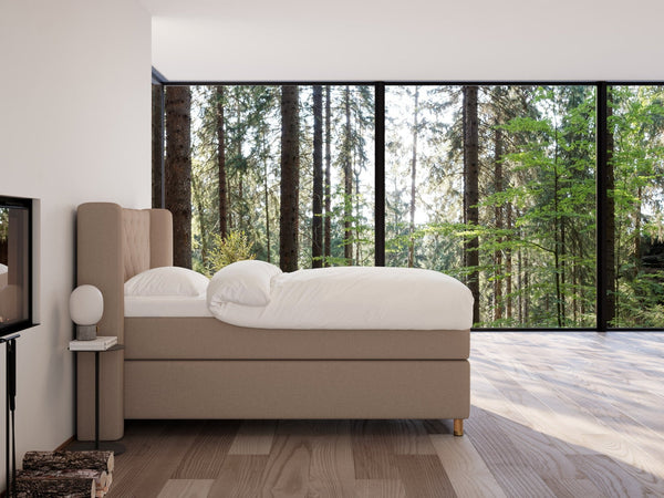 Eira Fjord 140x200 Brun Nordic Dream tilbyr senger med skandinavisk design og materialer av høy kvalitet. Opplev perfekt komfort for en god natts søvn. Bestill din i dag!