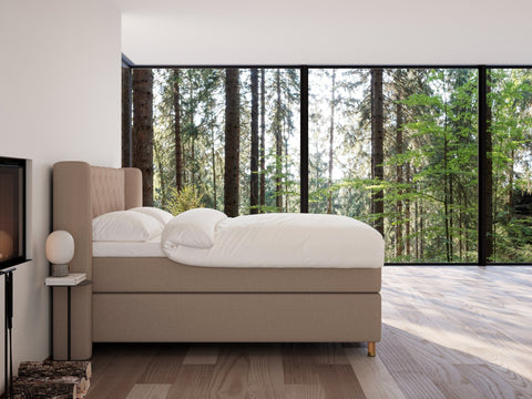 Eira Fjord 160x210 Brun Nordic Dream tilbyr senger med skandinavisk design og materialer av høy kvalitet. Opplev perfekt komfort for en god natts søvn. Bestill din i dag!