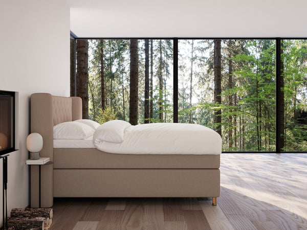 Eira Fjord 180x200 Brun Nordic Dream tilbyr senger med skandinavisk design og materialer av høy kvalitet. Opplev perfekt komfort for en god natts søvn. Bestill din i dag!