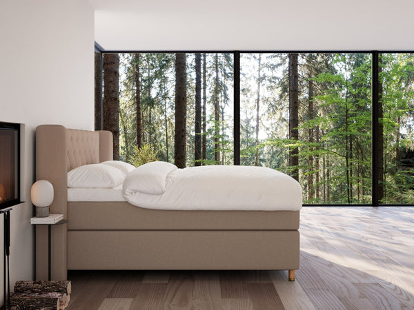 Eira Fjord 210x210 Brun Nordic Dream tilbyr senger med skandinavisk design og materialer av høy kvalitet. Opplev perfekt komfort for en god natts søvn. Bestill din i dag!