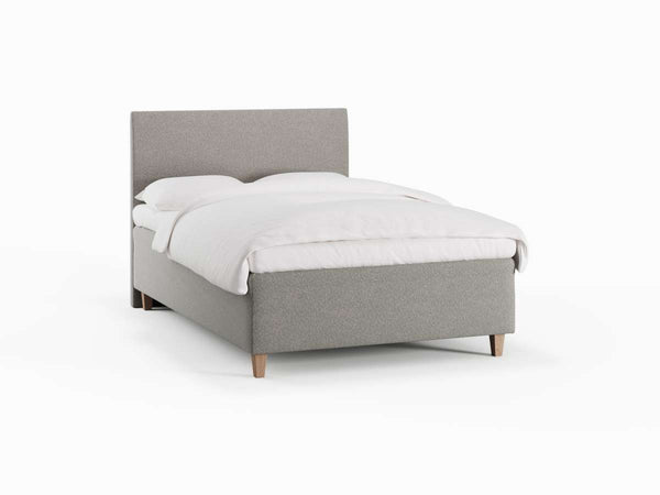 Freja Älv 120x200 Lysegrå Nordic Dream tilbyr senger med skandinavisk design og materialer av høy kvalitet. Opplev perfekt komfort for en god natts søvn. Bestill din i dag!