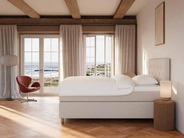 Nora Fjäll 140x200 Sand Nordic Dream tilbyr senger med skandinavisk design og materialer av høy kvalitet. Opplev perfekt komfort for en god natts søvn. Bestill din i dag!