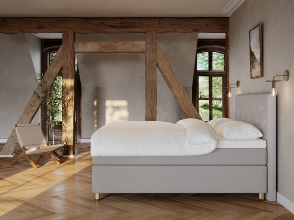 Nora Fjord 160x200 Lysegrå Nordic Dream tilbyr senger med skandinavisk design og materialer av høy kvalitet. Opplev perfekt komfort for en god natts søvn. Bestill din i dag!