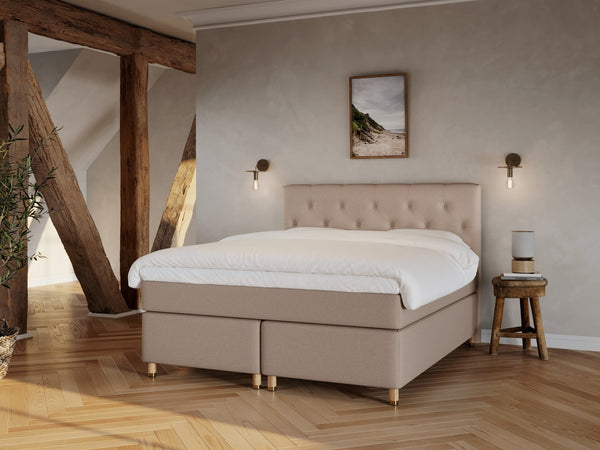 Nora Fjord 160x210 Brun Nordic Dream tilbyr senger med skandinavisk design og materialer av høy kvalitet. Opplev perfekt komfort for en god natts søvn. Bestill din i dag!