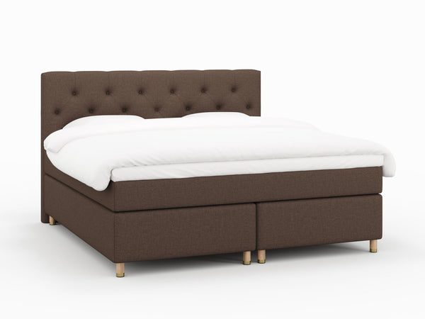 Nora Nordlys 220x220 Mørk brun Nordic Dream tilbyr senger med skandinavisk design og materialer av høy kvalitet. Opplev perfekt komfort for en god natts søvn. Bestill din i dag!