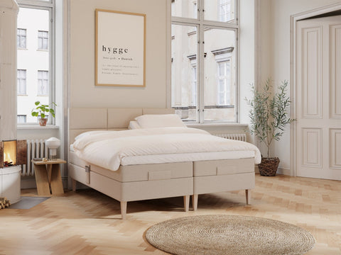 Ragna Älv 160x200 Sand Nordic Dream tilbyr senger med skandinavisk design og materialer av høy kvalitet. Opplev perfekt komfort for en god natts søvn. Bestill din i dag!