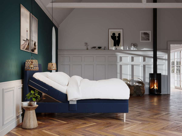 Ragna Fjäll 140x200 Mørkeblå Nordic Dream tilbyr senger med skandinavisk design og materialer av høy kvalitet. Opplev perfekt komfort for en god natts søvn. Bestill din i dag!