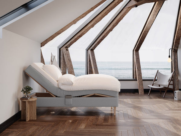 Ragna Fjord 90x200 Lysegrå Nordic Dream tilbyr senger med skandinavisk design og materialer av høy kvalitet. Opplev perfekt komfort for en god natts søvn. Bestill din i dag!