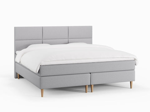 Svanhild Fjord 210x210 Lysegrå Nordic Dream tilbyr senger med skandinavisk design og materialer av høy kvalitet. Opplev perfekt komfort for en god natts søvn. Bestill din i dag!