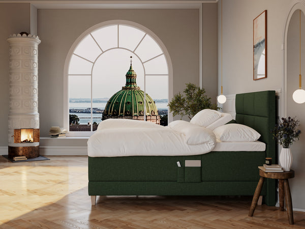 Aura Nordlys 160x200 Mørkegrøn Nordic Dream tilbyr senger med skandinavisk design og materialer av høy kvalitet. Opplev perfekt komfort for en god natts søvn. Bestill din i dag!