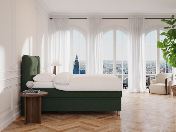 Alva Fjord 140x200 Mørkegrøn Nordic Dream tilbyr senger med skandinavisk design og materialer av høy kvalitet. Opplev perfekt komfort for en god natts søvn. Bestill din i dag!