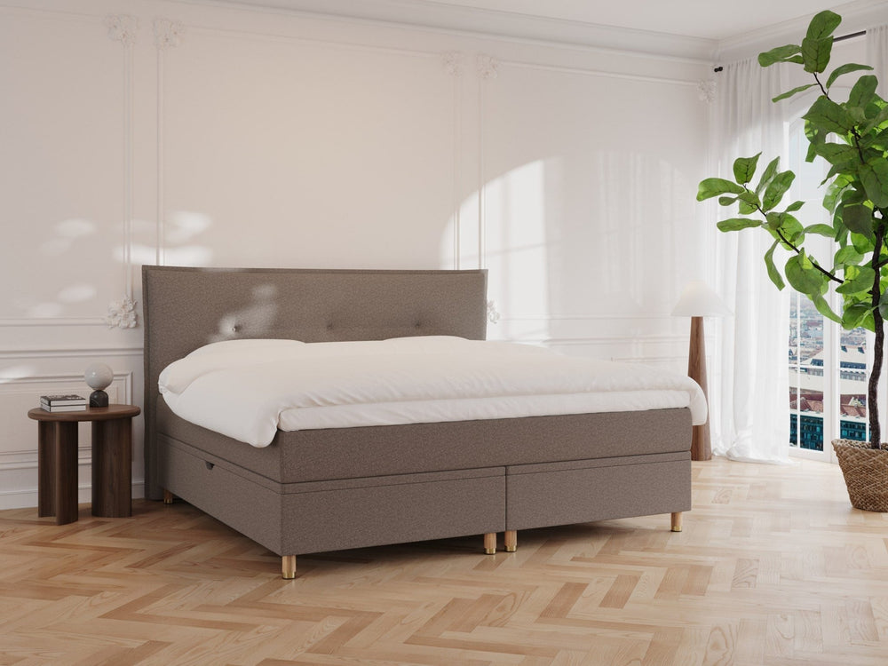 Alva Fjord 200x200 Mørk brun Nordic Dream tilbyr senger med skandinavisk design og materialer av høy kvalitet. Opplev perfekt komfort for en god natts søvn. Bestill din i dag!