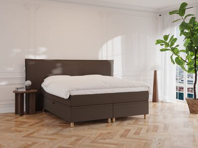 Alva Älv 160x200 Mørk brun Nordic Dream tilbyr senger med skandinavisk design og materialer av høy kvalitet. Opplev perfekt komfort for en god natts søvn. Bestill din i dag!