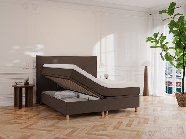Alva Älv 160x200 Mørk brun Nordic Dream tilbyr senger med skandinavisk design og materialer av høy kvalitet. Opplev perfekt komfort for en god natts søvn. Bestill din i dag!
