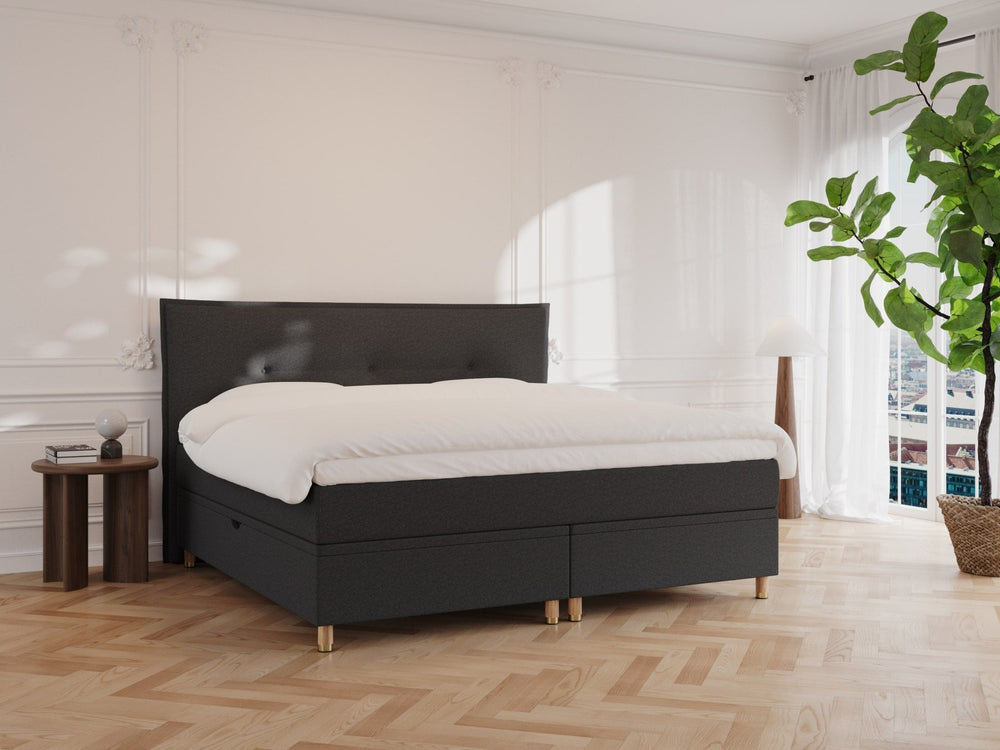 Alva Älv 200x200 Antrasitt Nordic Dream tilbyr senger med skandinavisk design og materialer av høy kvalitet. Opplev perfekt komfort for en god natts søvn. Bestill din i dag!