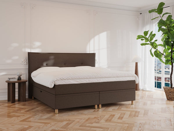 Alva Älv 200x200 Mørk brun Nordic Dream tilbyr senger med skandinavisk design og materialer av høy kvalitet. Opplev perfekt komfort for en god natts søvn. Bestill din i dag!