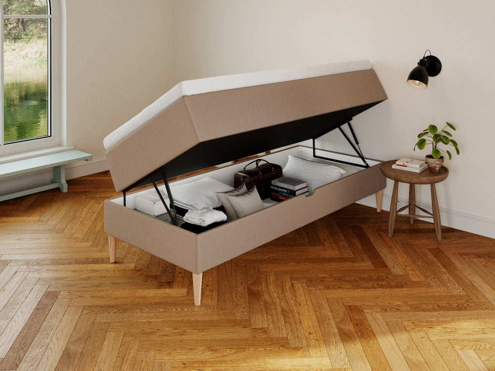 Astrid Älv 90x200 Brun Nordic Dream tilbyr senger med skandinavisk design og materialer av høy kvalitet. Opplev perfekt komfort for en god natts søvn. Bestill din i dag!