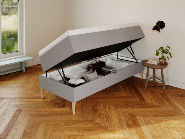 Astrid Älv 90x200 Lysegrå Nordic Dream tilbyr senger med skandinavisk design og materialer av høy kvalitet. Opplev perfekt komfort for en god natts søvn. Bestill din i dag!