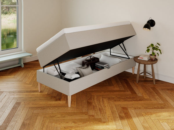 Astrid Älv 90x210 Sand Nordic Dream tilbyr senger med skandinavisk design og materialer av høy kvalitet. Opplev perfekt komfort for en god natts søvn. Bestill din i dag!