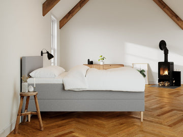 Astrid Fjäll 140x200 Lysegrå Nordic Dream tilbyr senger med skandinavisk design og materialer av høy kvalitet. Opplev perfekt komfort for en god natts søvn. Bestill din i dag!