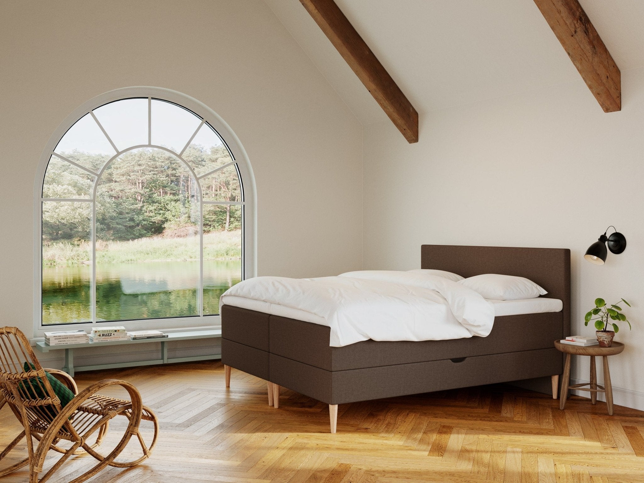 Astrid Fjäll 160x200 Mørk brun Nordic Dream tilbyr senger med skandinavisk design og materialer av høy kvalitet. Opplev perfekt komfort for en god natts søvn. Bestill din i dag!