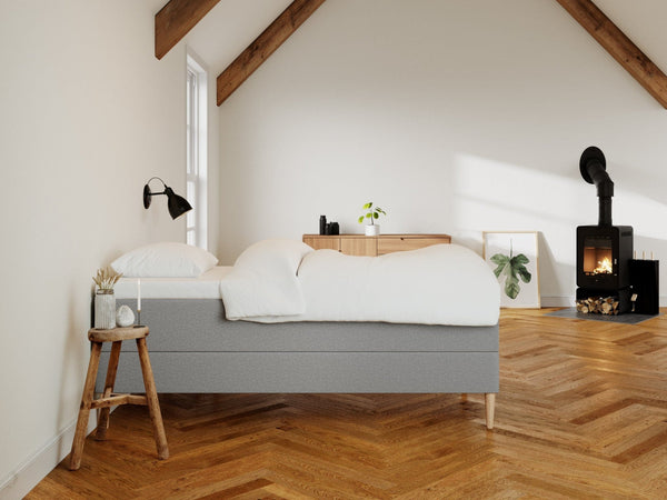 Astrid Fjäll 90x200 Lysegrå Nordic Dream tilbyr senger med skandinavisk design og materialer av høy kvalitet. Opplev perfekt komfort for en god natts søvn. Bestill din i dag!