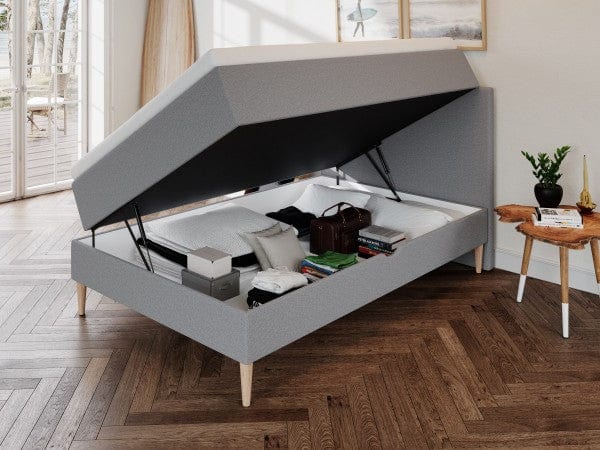 Astrid Fjord 120x200 Lysegrå Nordic Dream tilbyr senger med skandinavisk design og materialer av høy kvalitet. Opplev perfekt komfort for en god natts søvn. Bestill din i dag!