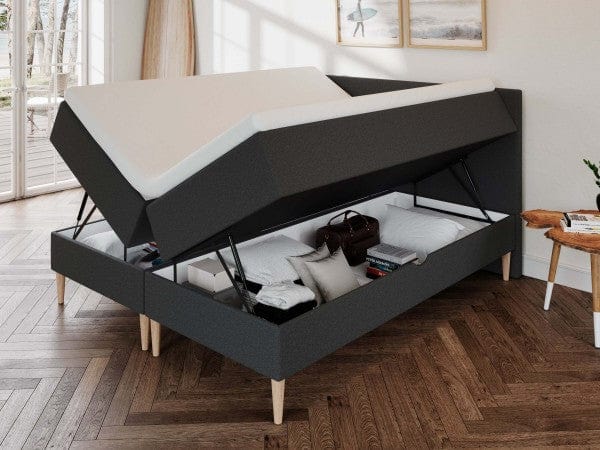 Astrid Fjord 180x200 Antrasitt Nordic Dream tilbyr senger med skandinavisk design og materialer av høy kvalitet. Opplev perfekt komfort for en god natts søvn. Bestill din i dag!