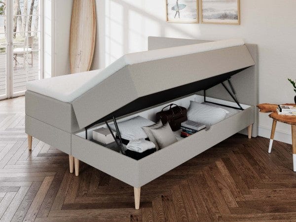 Astrid Fjord 180x200 Sand Nordic Dream tilbyr senger med skandinavisk design og materialer av høy kvalitet. Opplev perfekt komfort for en god natts søvn. Bestill din i dag!