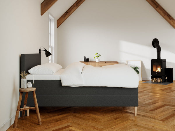 Astrid Nordlys 140x200 Antrasitt Nordic Dream tilbyr senger med skandinavisk design og materialer av høy kvalitet. Opplev perfekt komfort for en god natts søvn. Bestill din i dag!