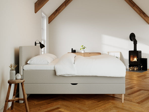 Astrid Nordlys 160x200 Sand Nordic Dream tilbyr senger med skandinavisk design og materialer av høy kvalitet. Opplev perfekt komfort for en god natts søvn. Bestill din i dag!