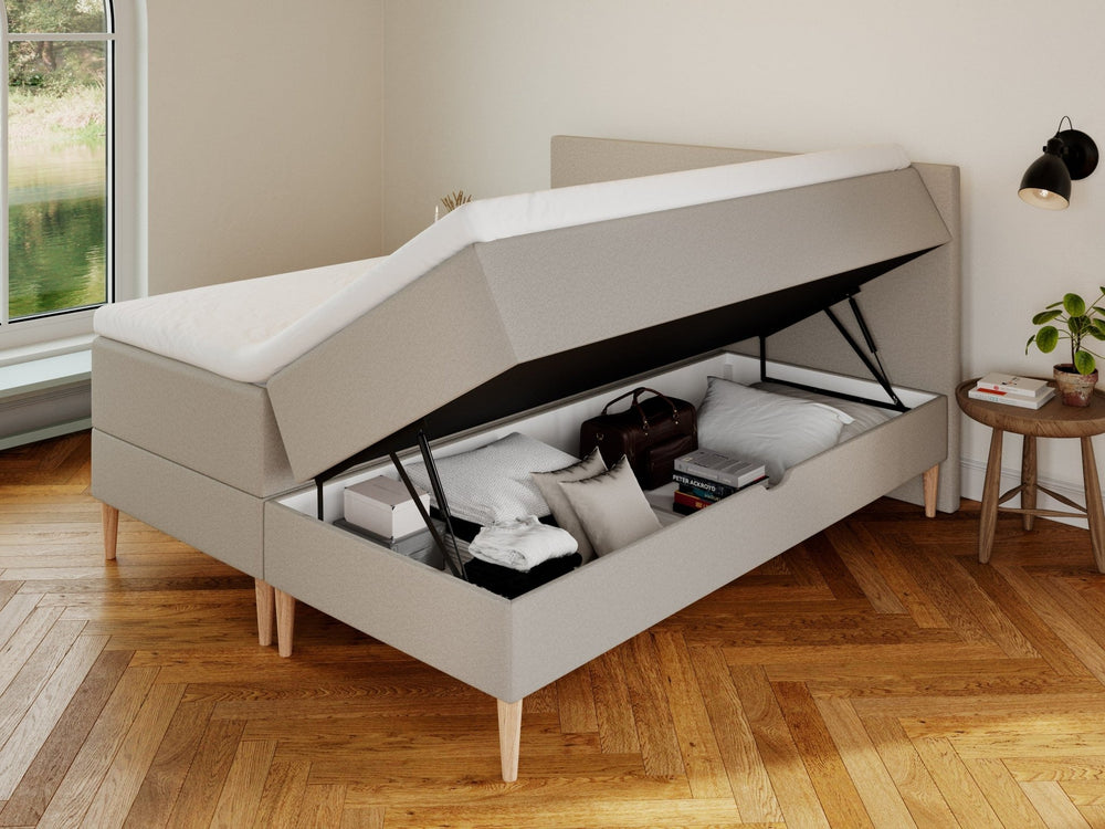 Astrid Nordlys 180x200 Sand Nordic Dream tilbyr senger med skandinavisk design og materialer av høy kvalitet. Opplev perfekt komfort for en god natts søvn. Bestill din i dag!