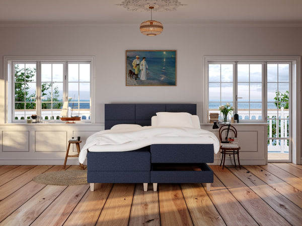 Aura Älv 160x200 Mørkeblå Nordic Dream tilbyr senger med skandinavisk design og materialer av høy kvalitet. Opplev perfekt komfort for en god natts søvn. Bestill din i dag!