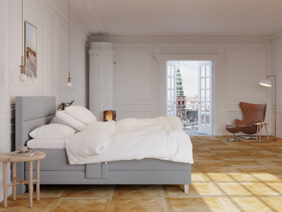 Aura Fjord 160x200 Lysegrå Nordic Dream tilbyr senger med skandinavisk design og materialer av høy kvalitet. Opplev perfekt komfort for en god natts søvn. Bestill din i dag!