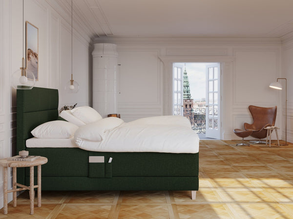 Aura Fjord 160x200 Mørkegrøn Nordic Dream tilbyr senger med skandinavisk design og materialer av høy kvalitet. Opplev perfekt komfort for en god natts søvn. Bestill din i dag!