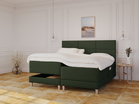 Aura Fjord 210x210 Mørkegrøn Nordic Dream tilbyr senger med skandinavisk design og materialer av høy kvalitet. Opplev perfekt komfort for en god natts søvn. Bestill din i dag!