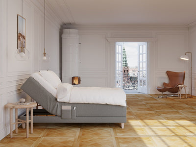 Aura Fjord 90x200 Lysegrå Nordic Dream tilbyr senger med skandinavisk design og materialer av høy kvalitet. Opplev perfekt komfort for en god natts søvn. Bestill din i dag!