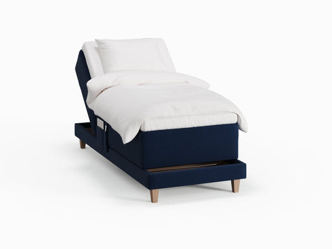 Aura Fjord 90x200 Mørkeblå Nordic Dream tilbyr senger med skandinavisk design og materialer av høy kvalitet. Opplev perfekt komfort for en god natts søvn. Bestill din i dag!
