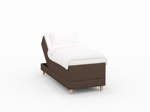 Aura Fjord 90x210 Mørk brun Nordic Dream tilbyr senger med skandinavisk design og materialer av høy kvalitet. Opplev perfekt komfort for en god natts søvn. Bestill din i dag!