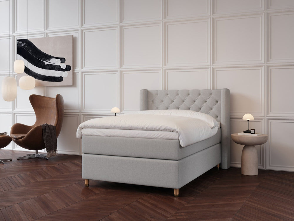 Eira Fjäll 140x200 Lysegrå Nordic Dream tilbyr senger med skandinavisk design og materialer av høy kvalitet. Opplev perfekt komfort for en god natts søvn. Bestill din i dag!