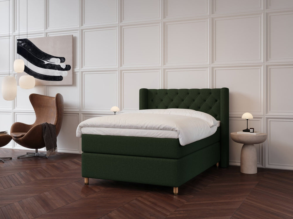 Eira Fjäll 140x200 Mørkegrøn Nordic Dream tilbyr senger med skandinavisk design og materialer av høy kvalitet. Opplev perfekt komfort for en god natts søvn. Bestill din i dag!