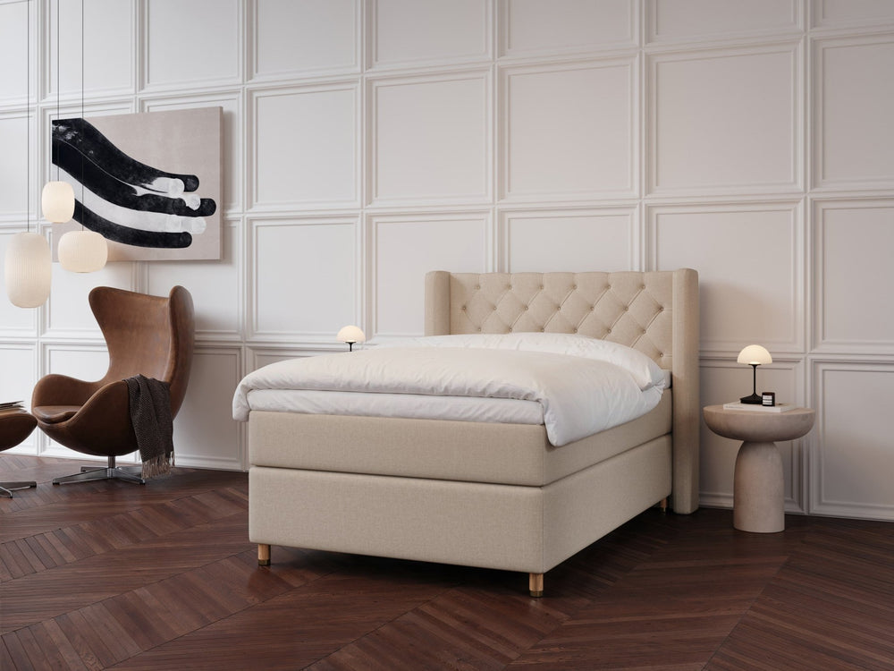 Eira Fjäll 140x200 Sand Nordic Dream tilbyr senger med skandinavisk design og materialer av høy kvalitet. Opplev perfekt komfort for en god natts søvn. Bestill din i dag!